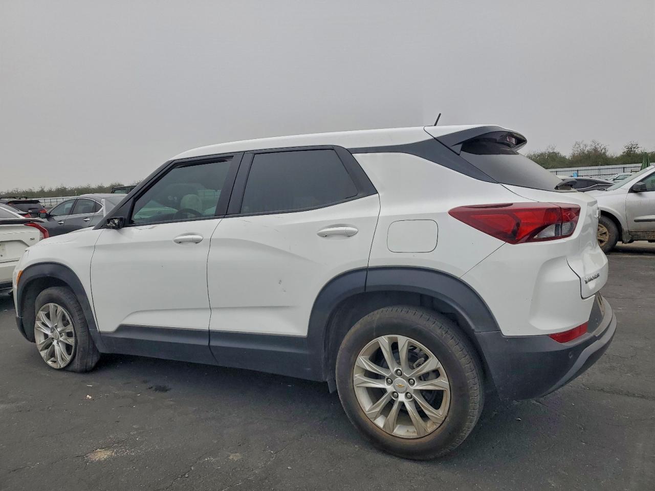 2023 Chevrolet TrailBlazer - zdjęcie 2