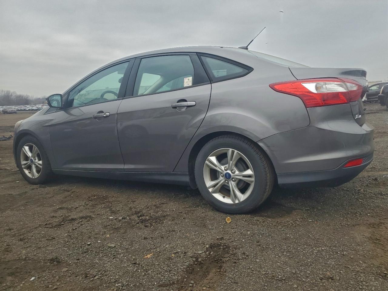 2014 Ford Focus - zdjęcie 2