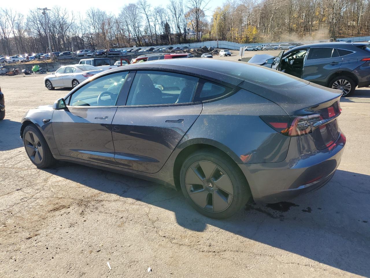 2023 Tesla Model 3 - zdjęcie 2