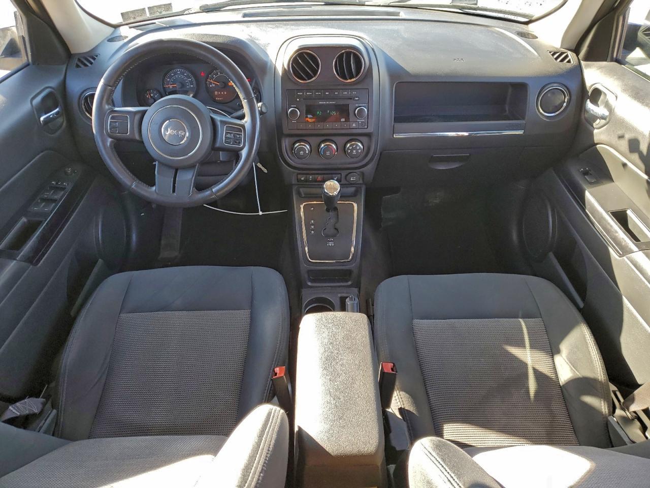 2014 Jeep Liberty (Patriot) - zdjęcie 8