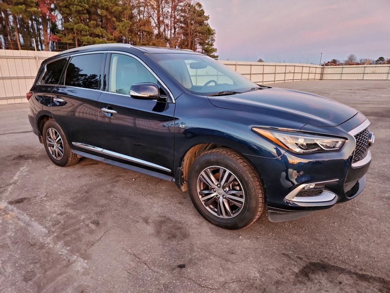 2016 Infiniti QX60 - zdjęcie 4
