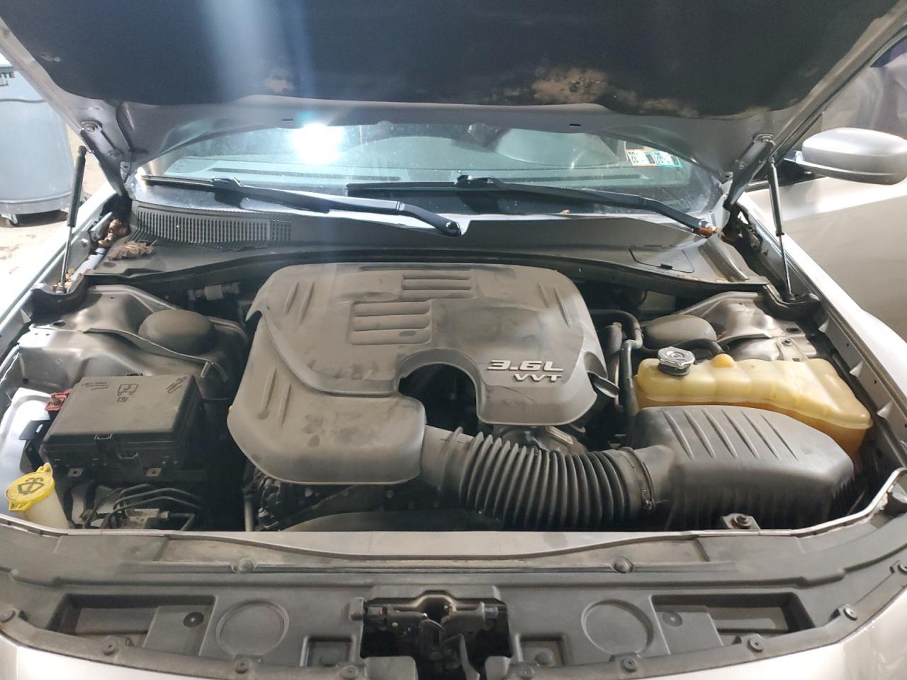 2016 Chrysler 300 - zdjęcie 11