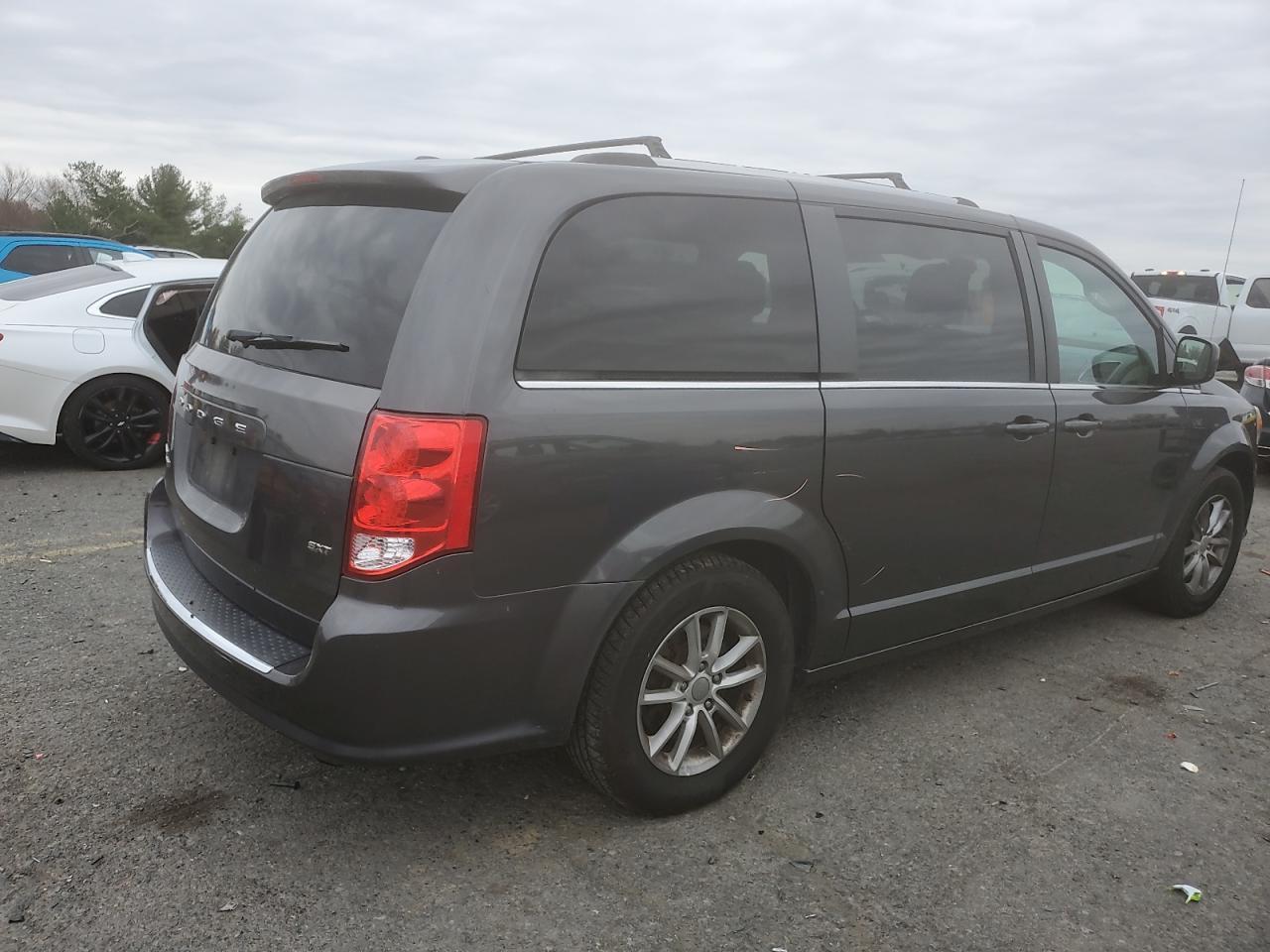 2020 Dodge Caravan - zdjęcie 3