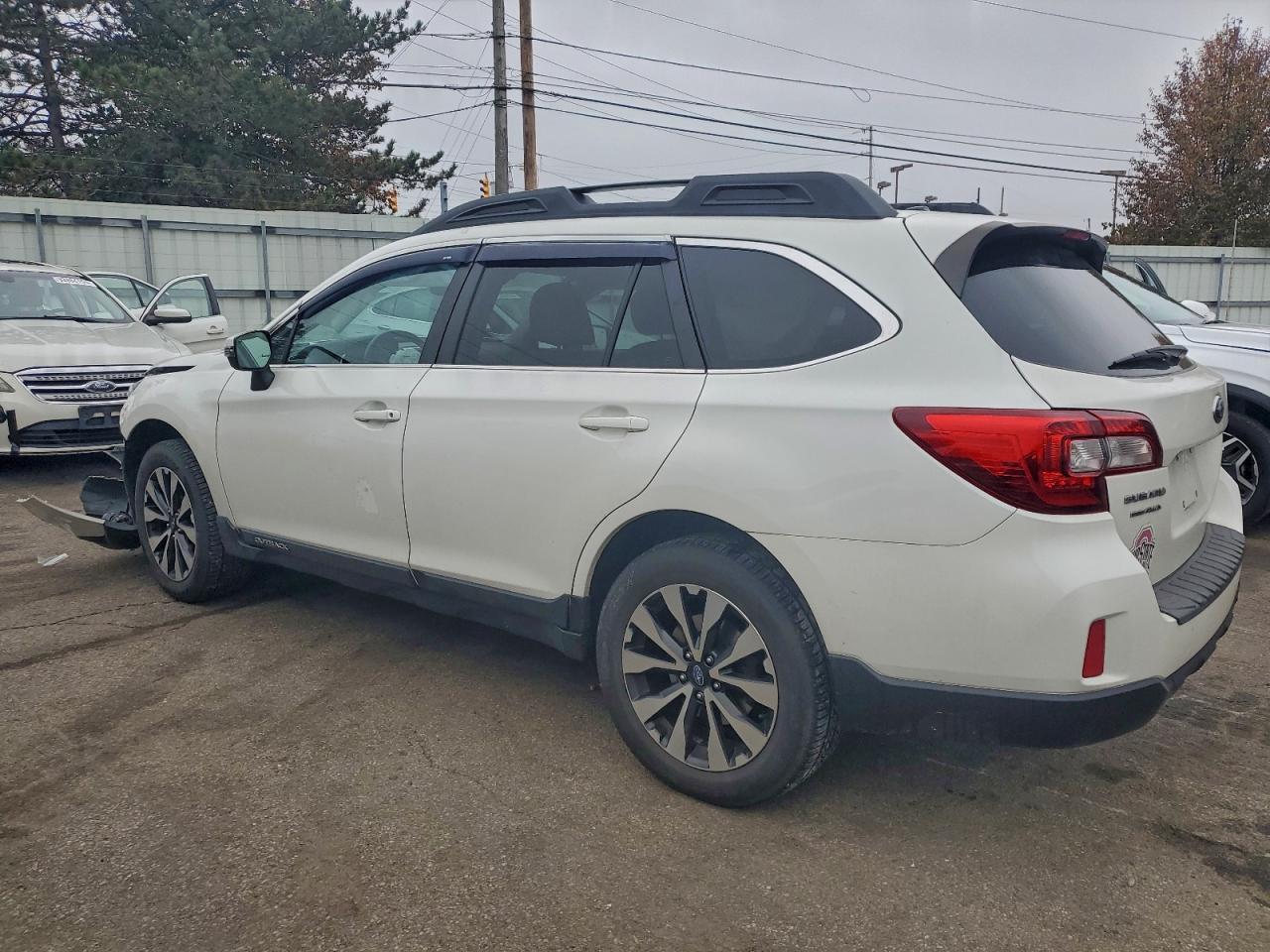 2015 Subaru Outback - zdjęcie 2