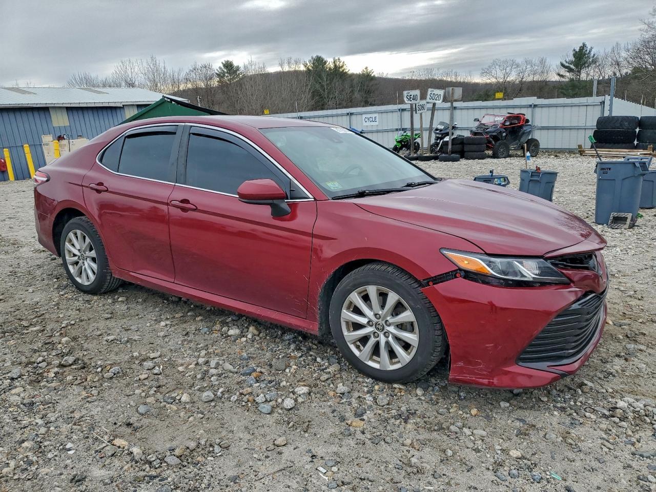 2020 Toyota Camry Le - zdjęcie 4