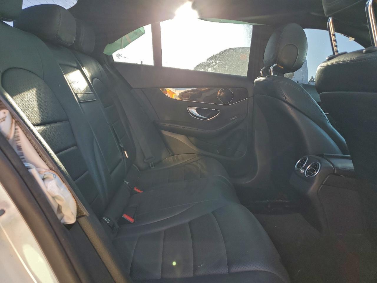 2018 Mercedes-Benz C 300 - zdjęcie 10