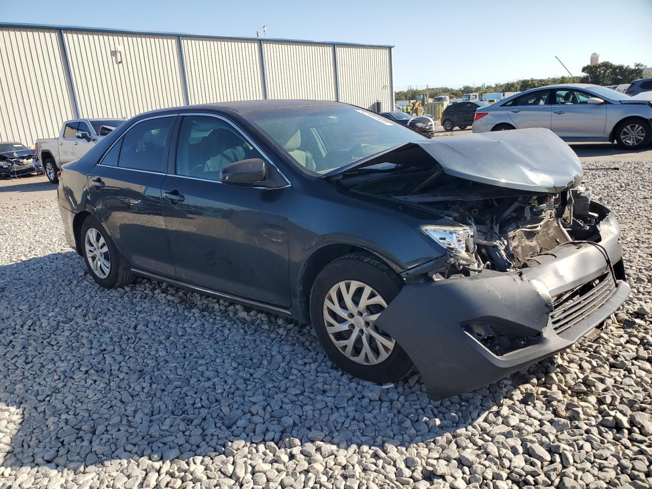 2014 Toyota Camry - zdjęcie 4