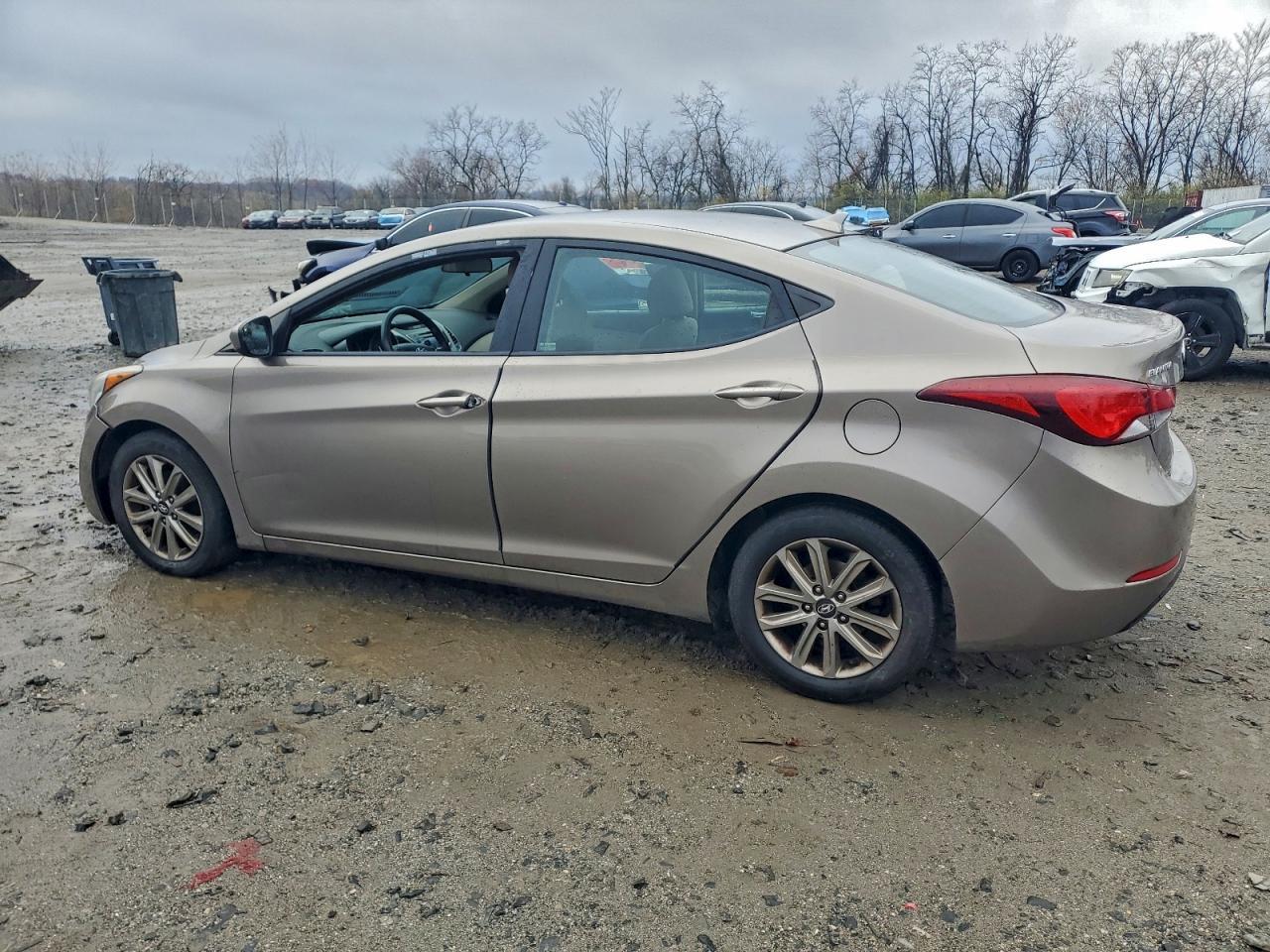 2015 Hyundai Elantra - zdjęcie 2