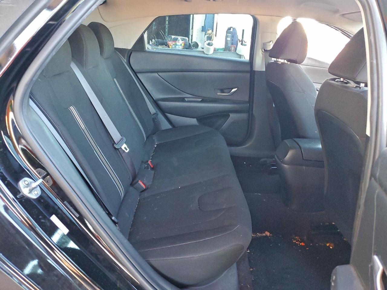 2023 Hyundai Elantra - zdjęcie 10