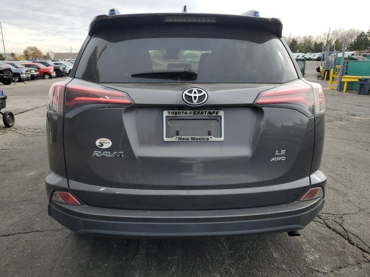 2017 Toyota Rav4 Le - zdjęcie 6