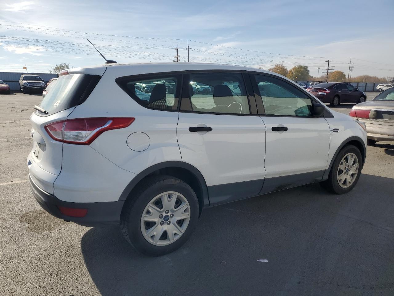 2015 Ford Escape S - zdjęcie 3