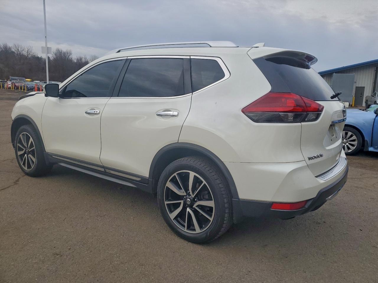 2018 Nissan Rogue - zdjęcie 2