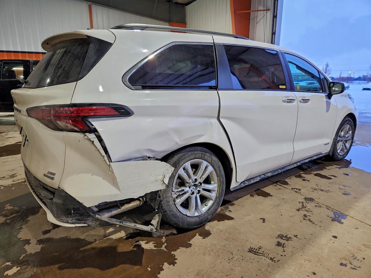 2021 Toyota Sienna - zdjęcie 3