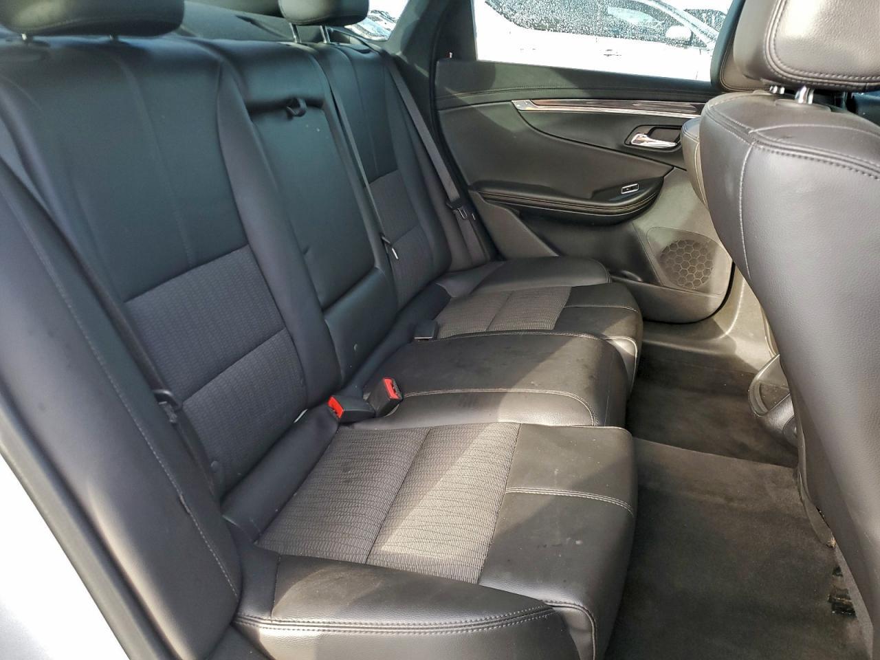 2016 Chevrolet Impala Lt - zdjęcie 10