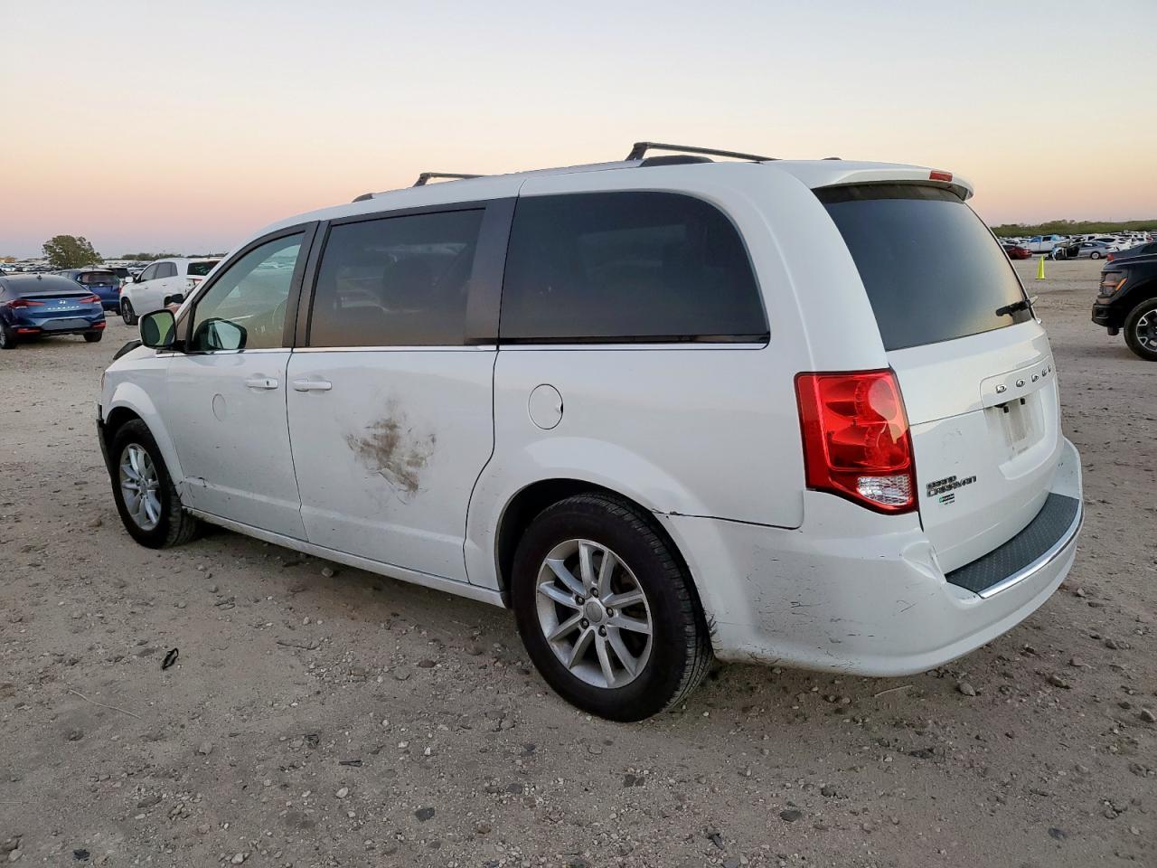2019 Dodge Grand Caravan Sxt - zdjęcie 2