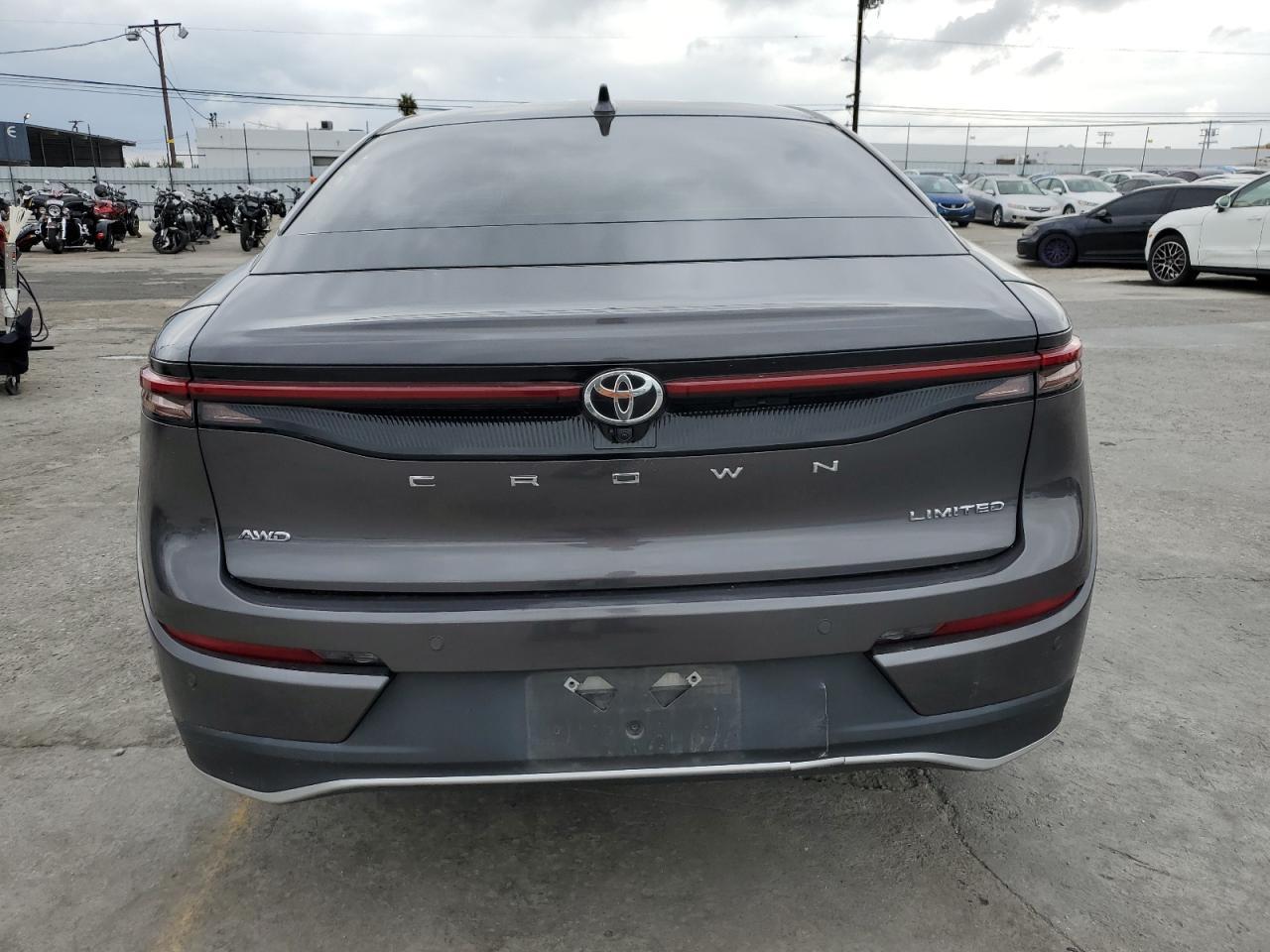 2023 Toyota Crown Xle - zdjęcie 6