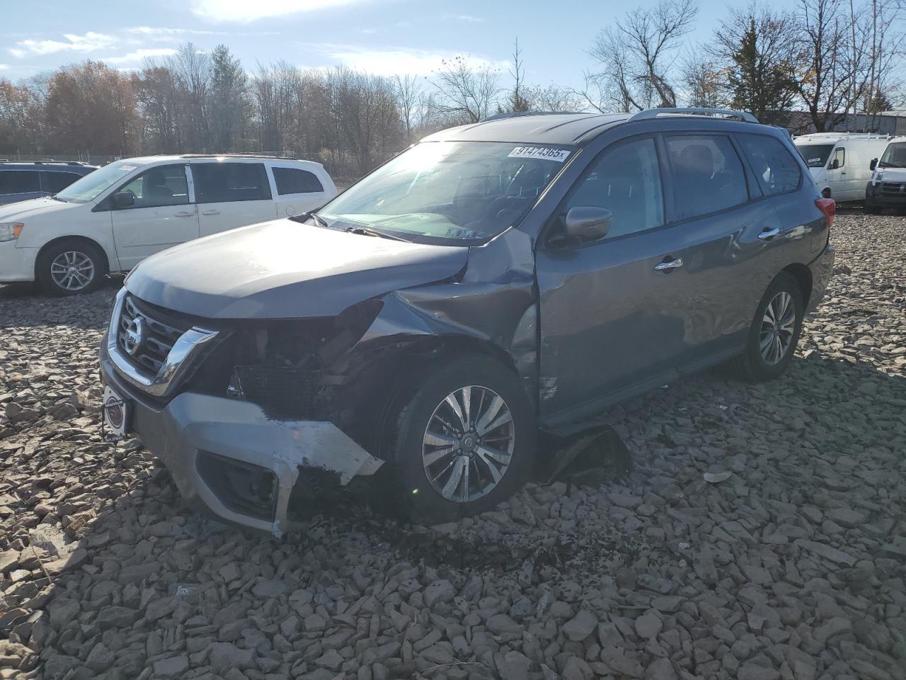 2019 Nissan Pathfinder - zdjęcie główne