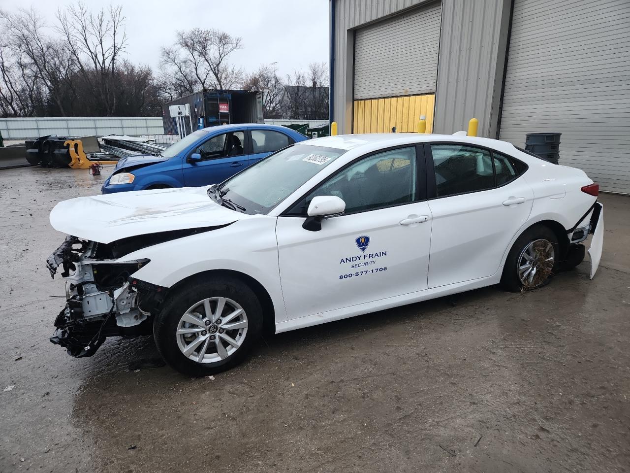 2025 Toyota Camry - zdjęcie główne