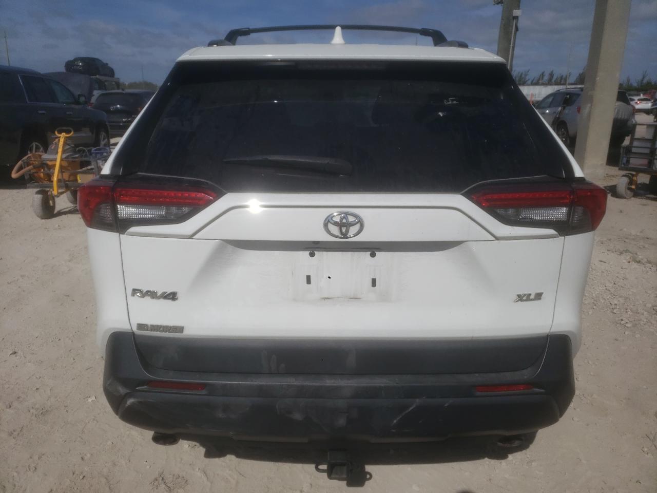 2020 Toyota RAV 4 - zdjęcie 6