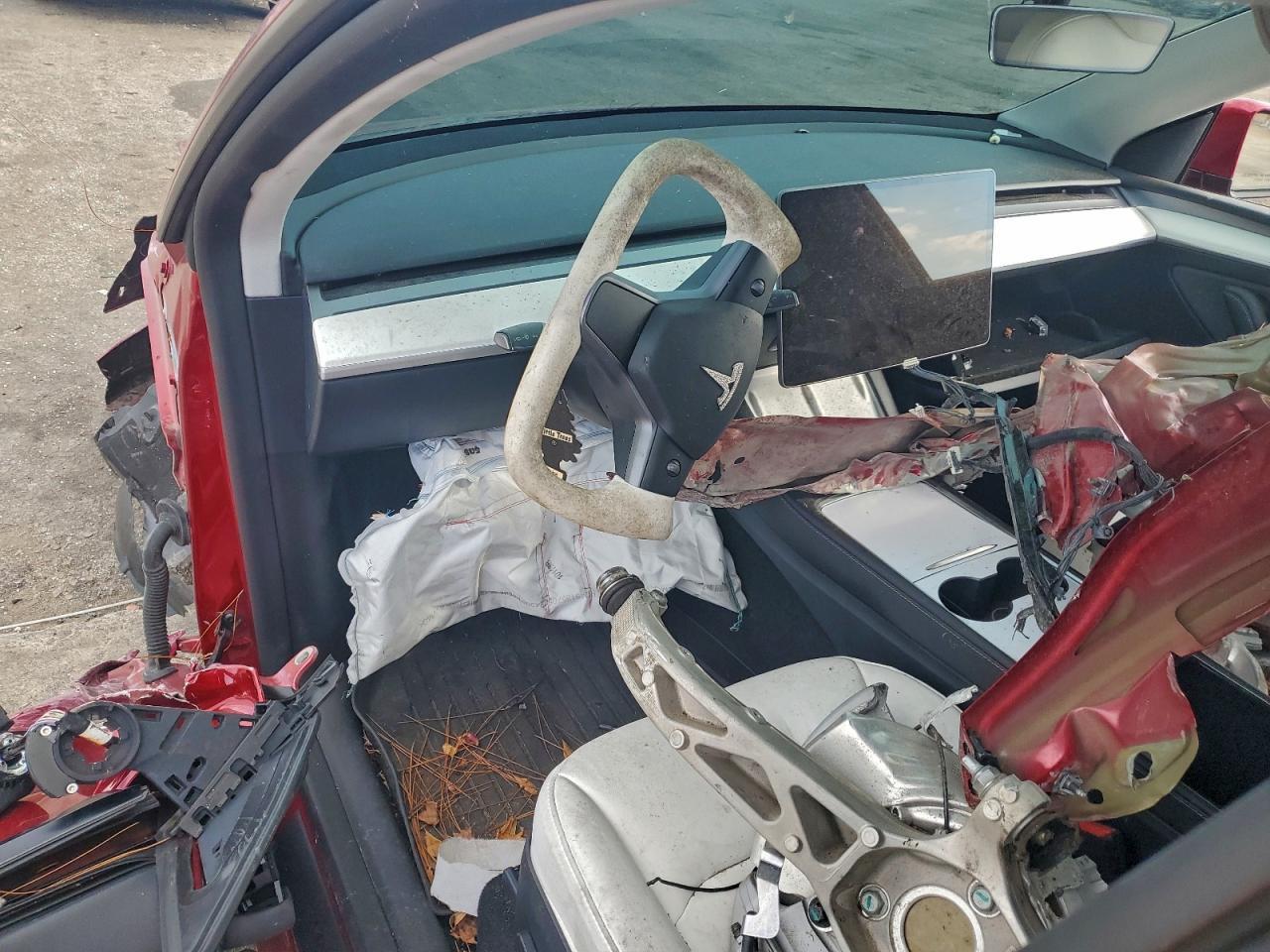 2024 Tesla Model Y - zdjęcie 8