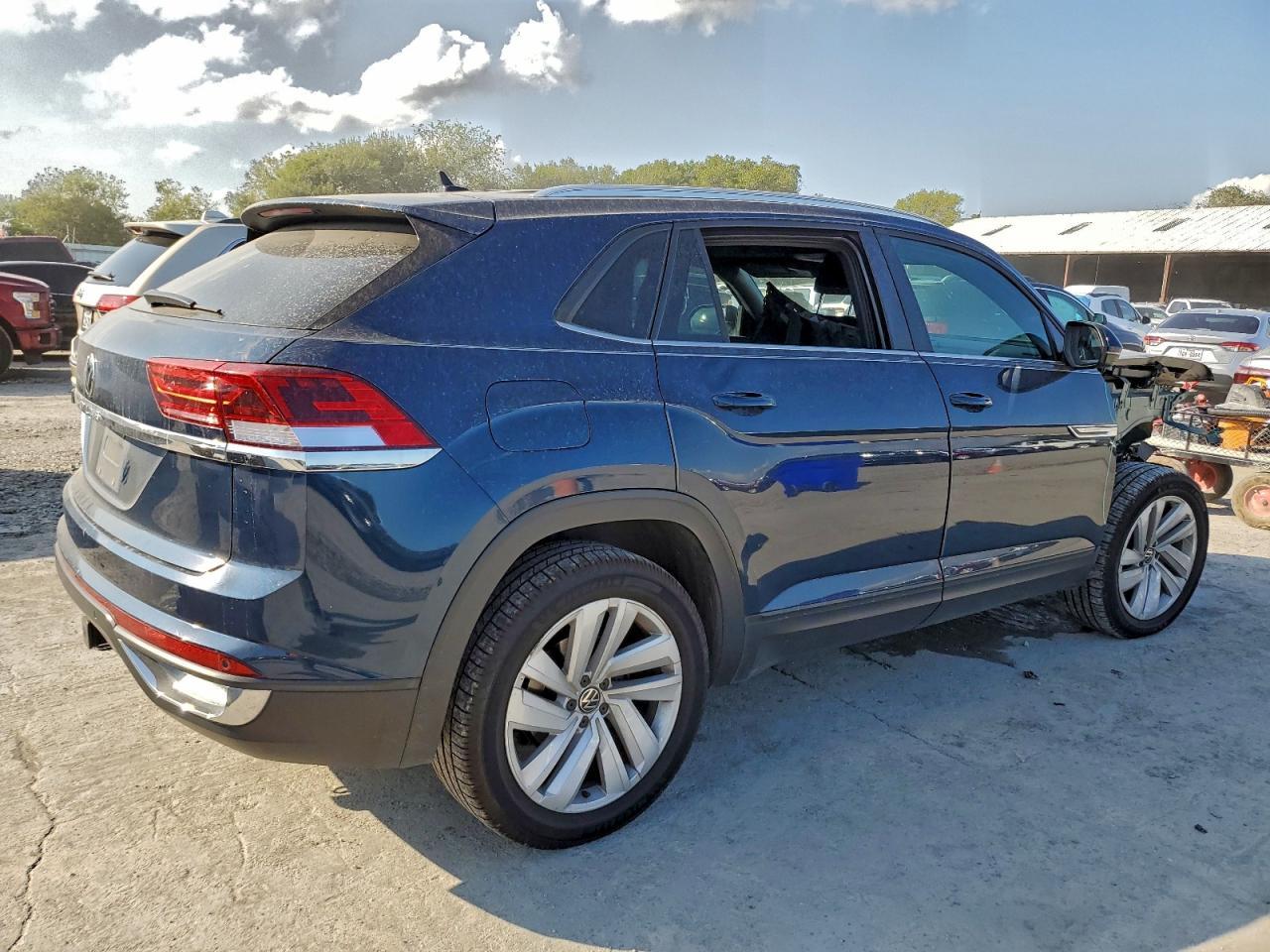 2023 Volkswagen Atlas Cross Sport - zdjęcie 3