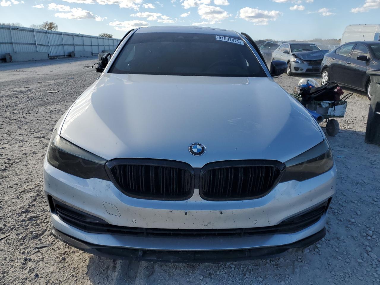 2019 BMW 530 I - zdjęcie 5