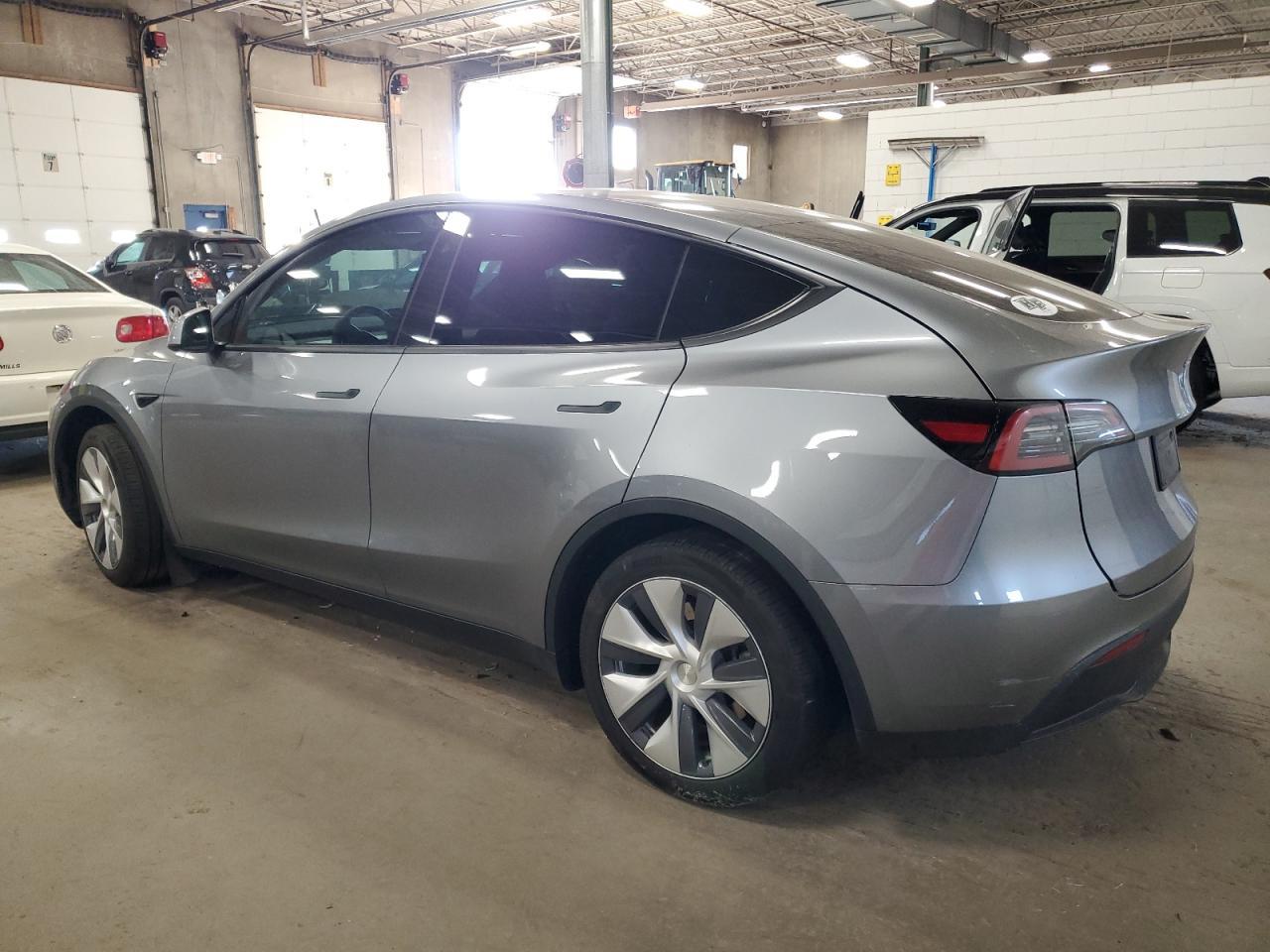 2024 Tesla Model Y - zdjęcie 2
