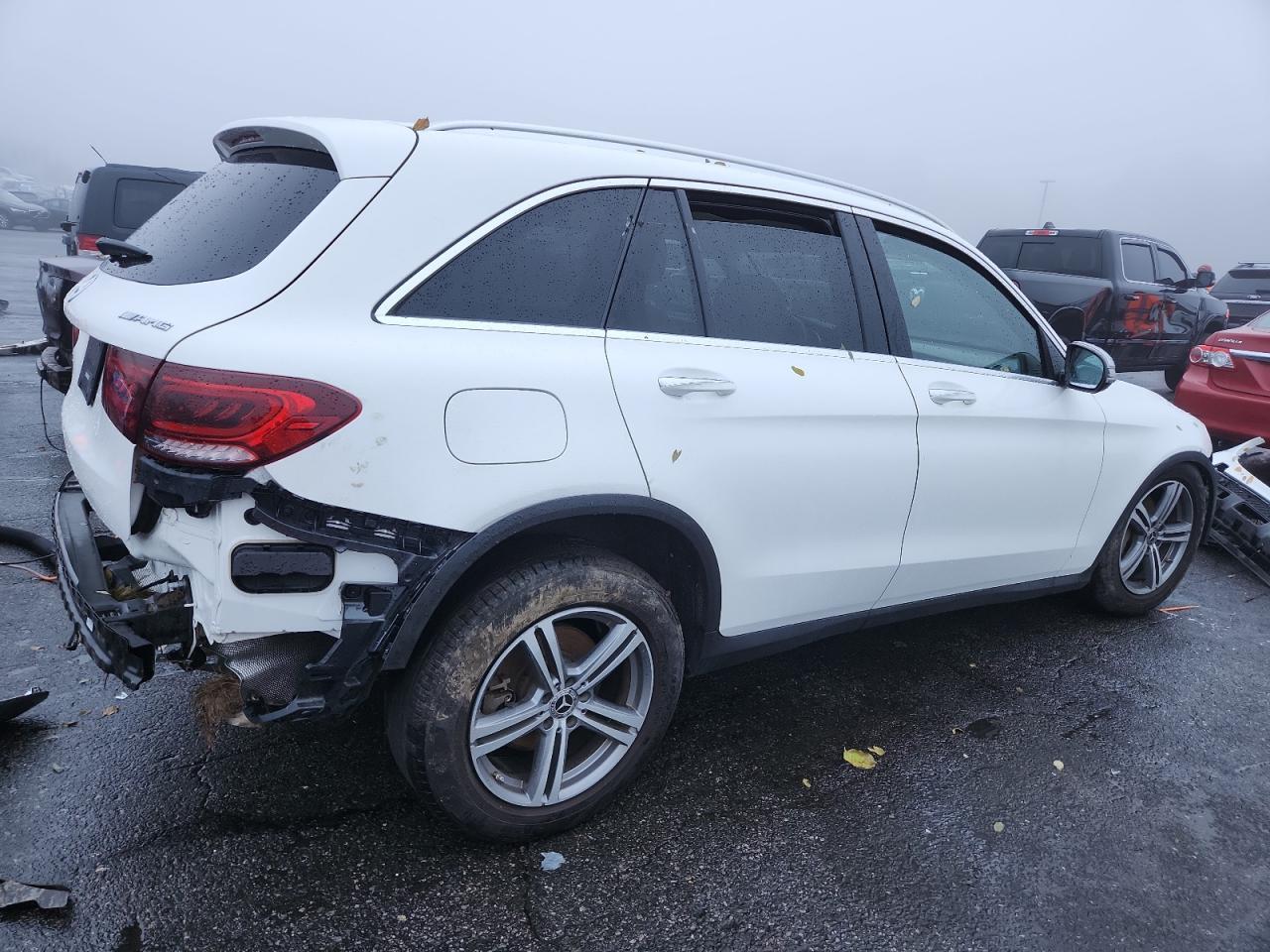 2022 Mercedes-Benz Glc 300 - zdjęcie 3