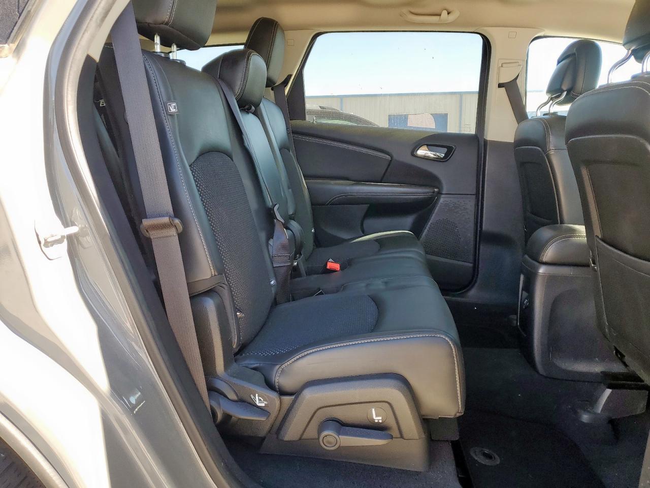 2019 Dodge Journey Crossroad - zdjęcie 11