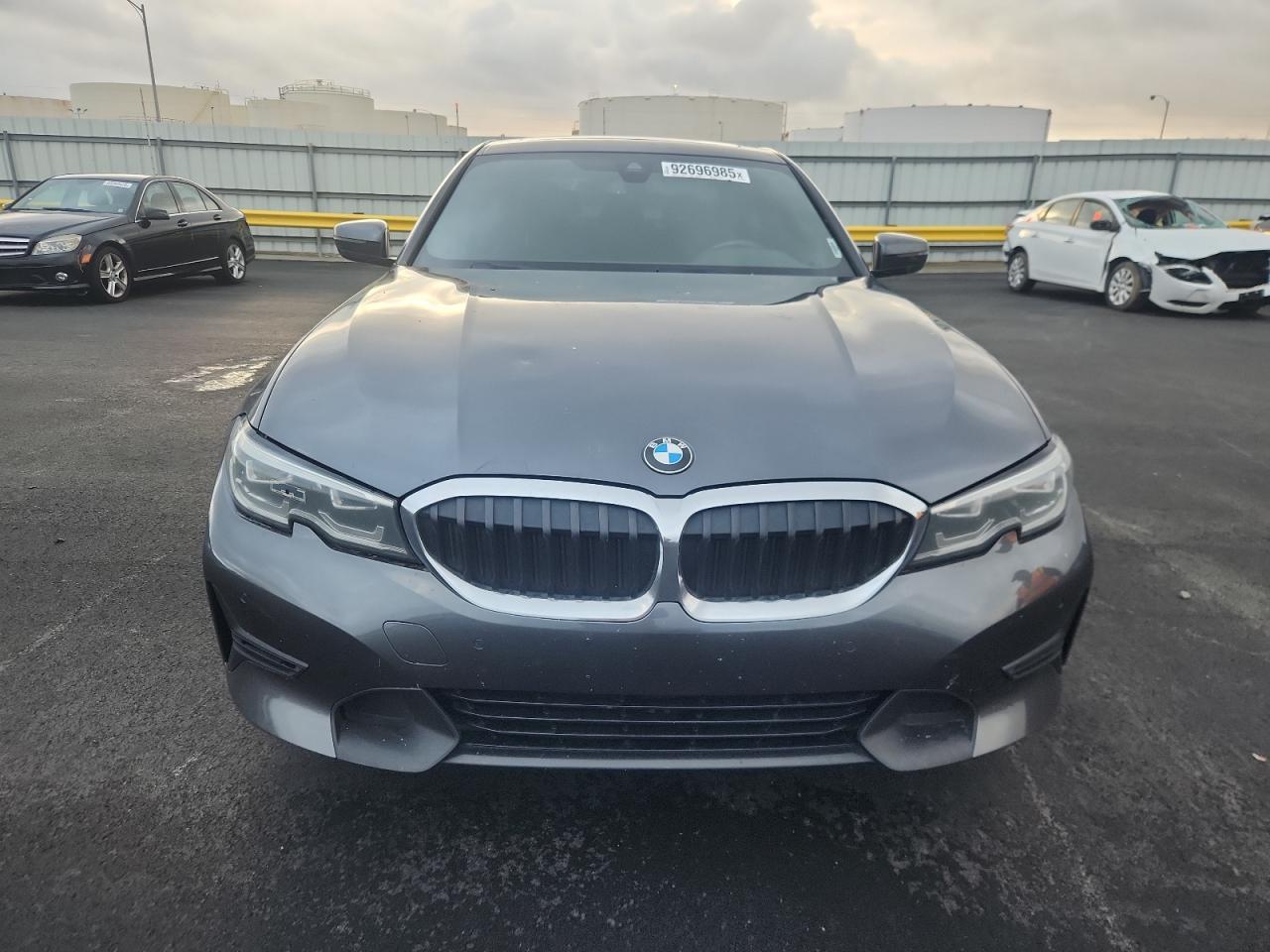 2019 BMW 330I - zdjęcie 5