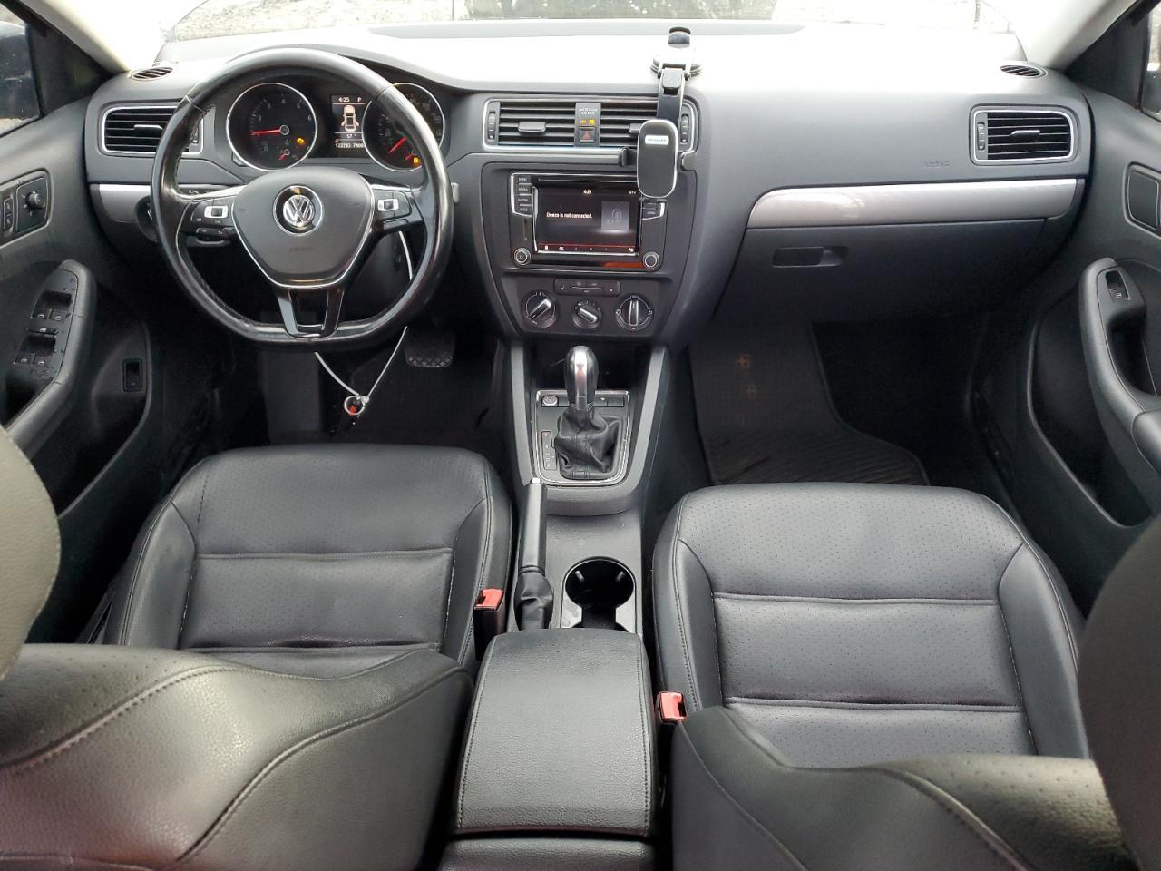 2017 Volkswagen Jetta - zdjęcie 8