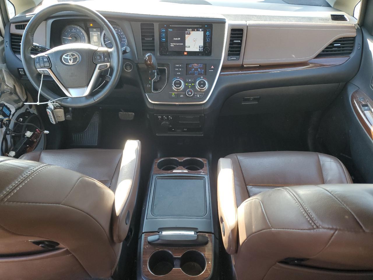 2015 Toyota Sienna Xle - zdjęcie 8