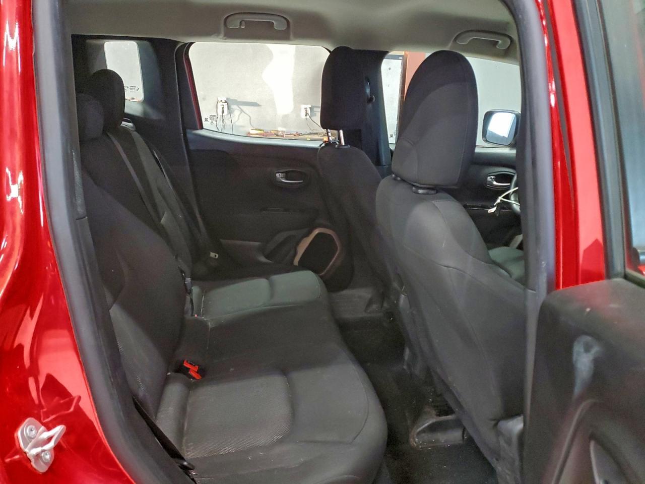 2016 Jeep Renegade - zdjęcie 10