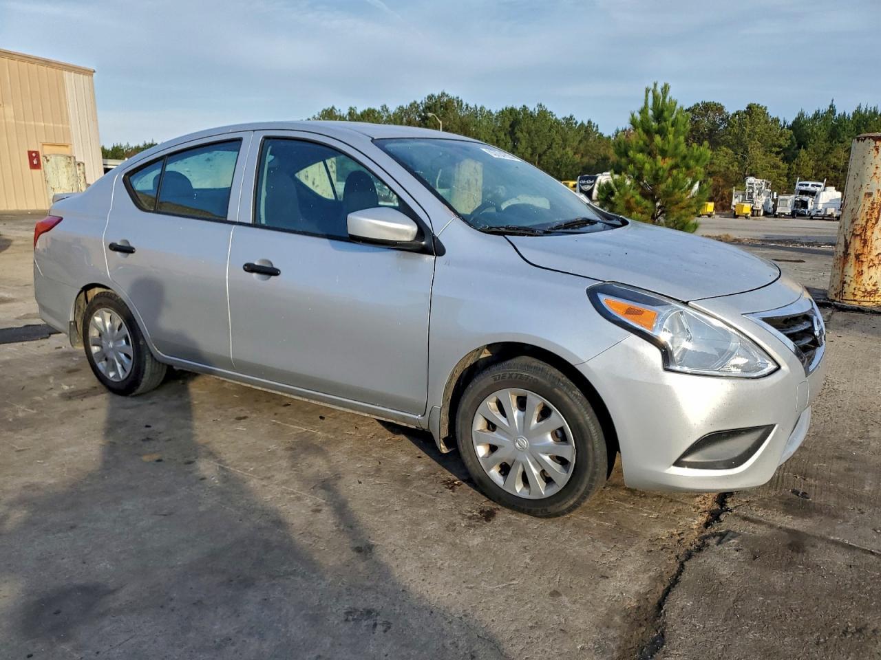 2017 Nissan Versa - zdjęcie 4