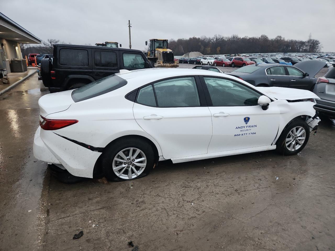 2025 Toyota Camry - zdjęcie 3