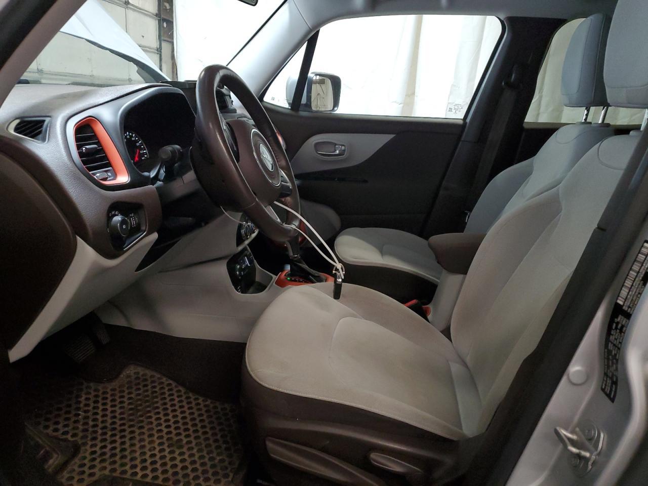 2016 Jeep Renegade - zdjęcie 7