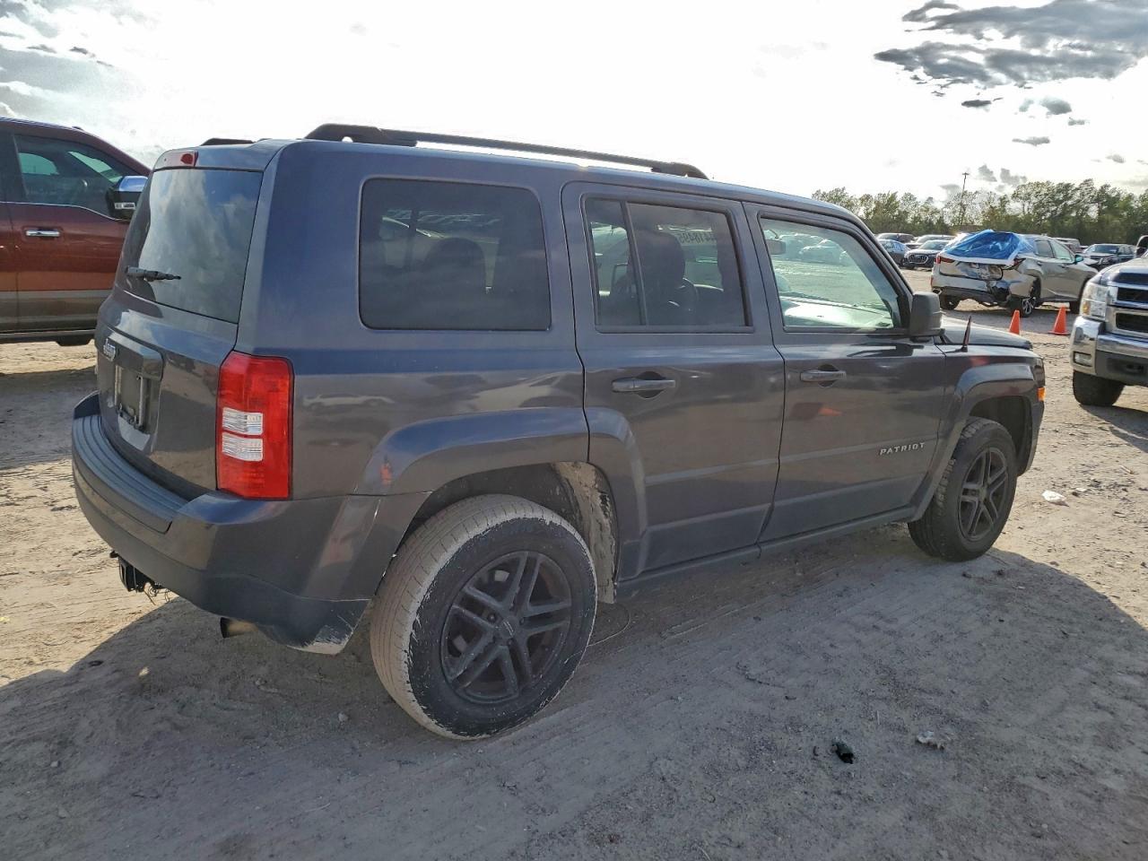 2016 Jeep Liberty (Patriot) - zdjęcie 3