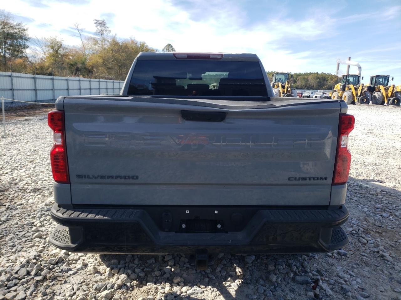 2024 Chevrolet Silverado - zdjęcie 6