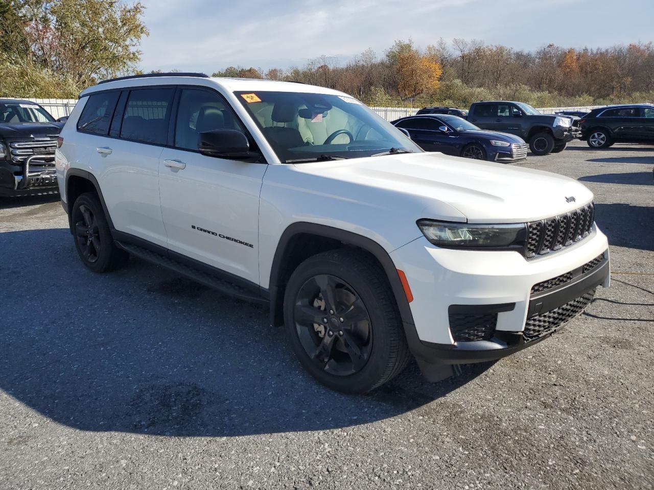 2021 Jeep Grand Cherokee L Laredo - zdjęcie 4