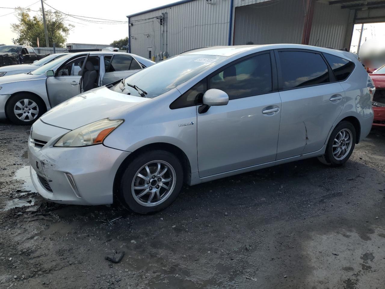 2014 Toyota Prius V - zdjęcie główne