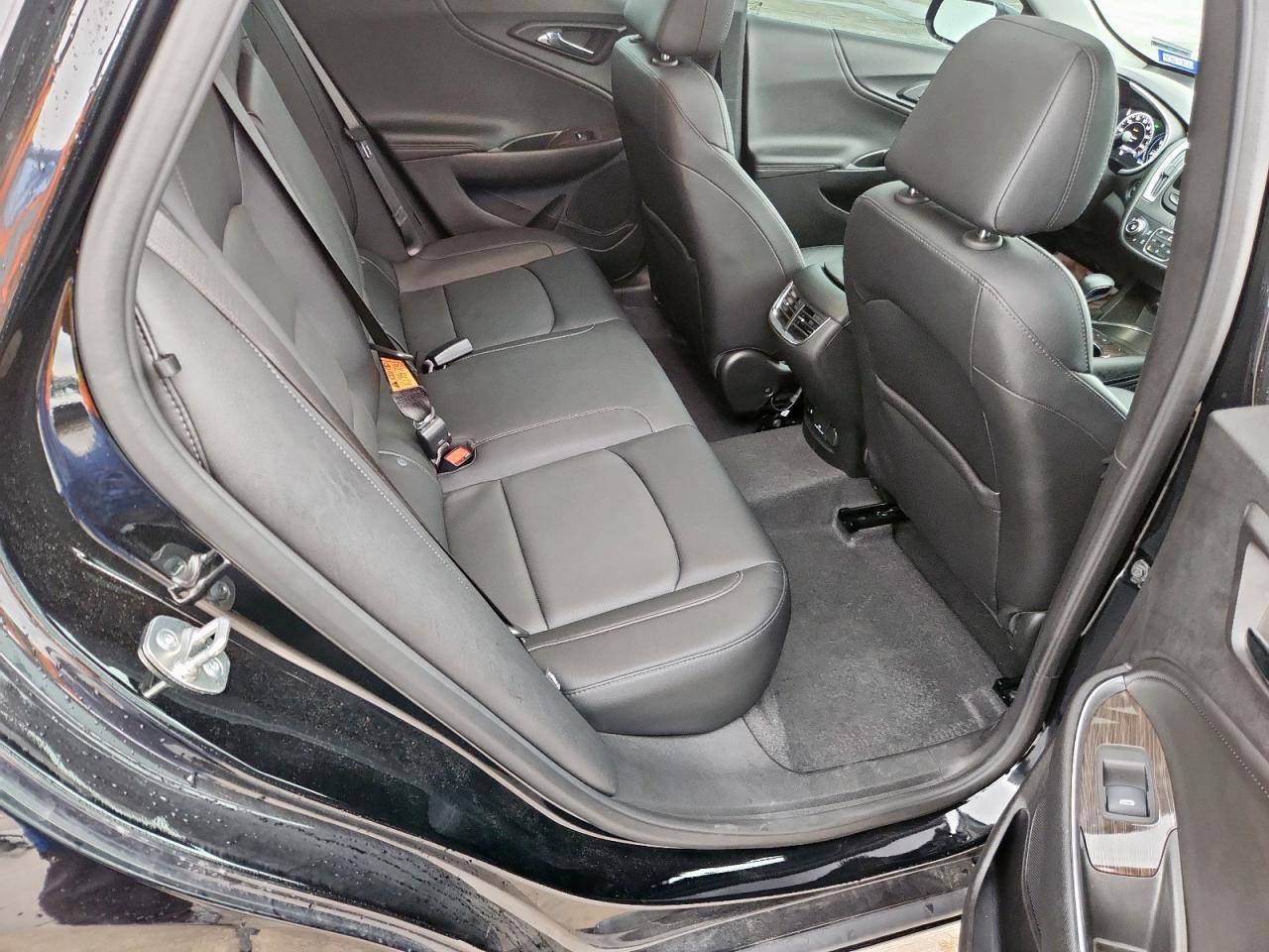 2025 Chevrolet Malibu Premier - zdjęcie 10