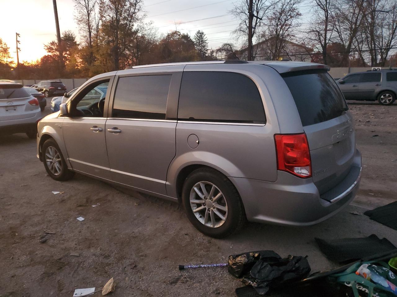 2019 Dodge Grand Caravan Sxt - zdjęcie 2