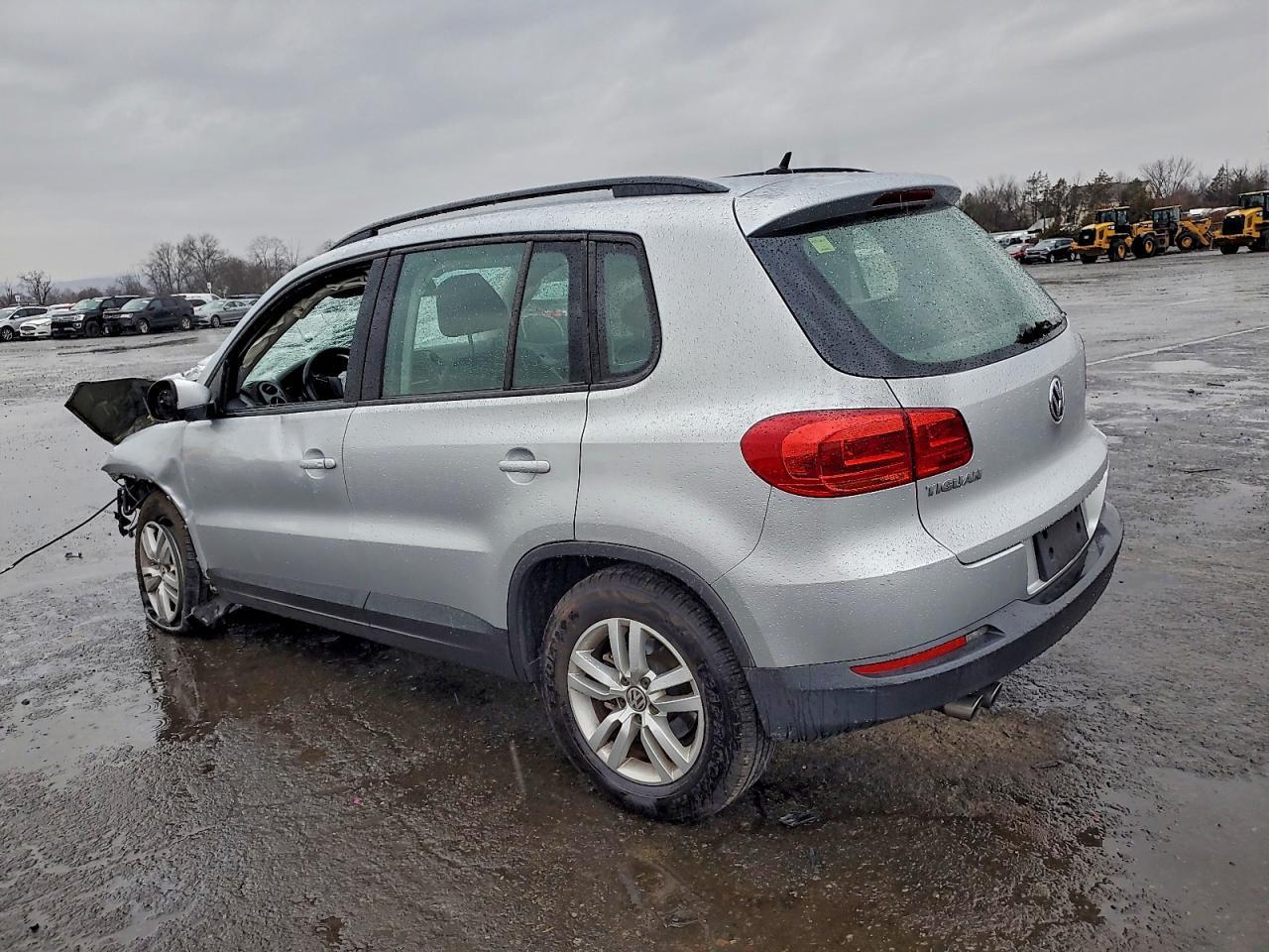 2016 Volkswagen Tiguan S - zdjęcie 2