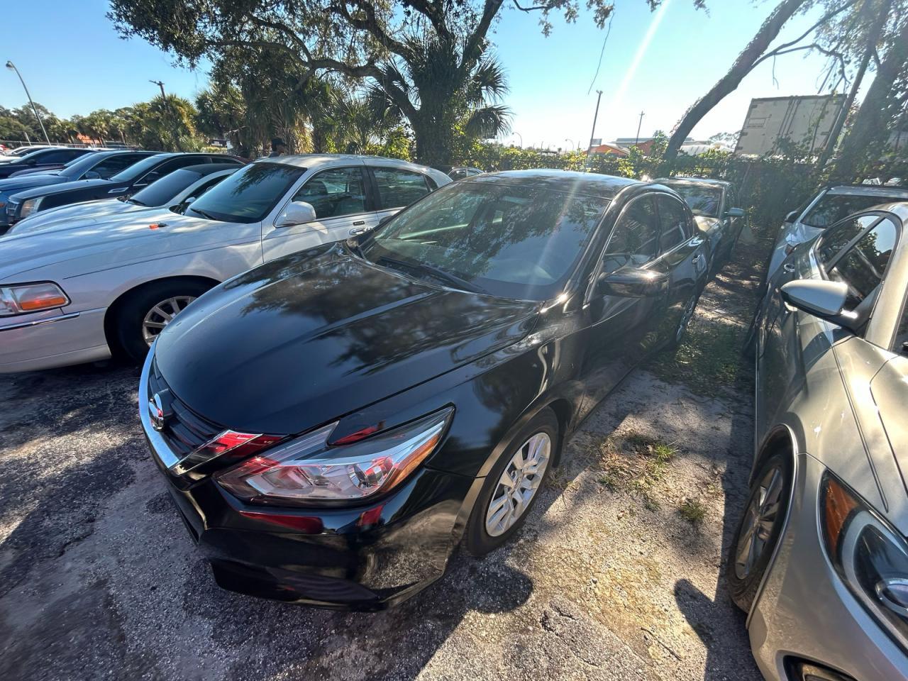 2017 Nissan Altima - zdjęcie 2