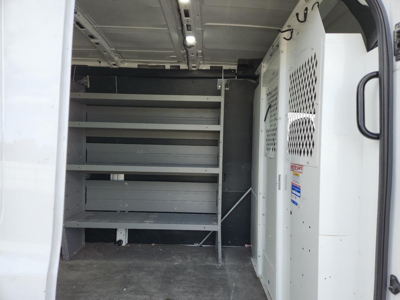 2019 Ford Transit T-250 - zdjęcie 11