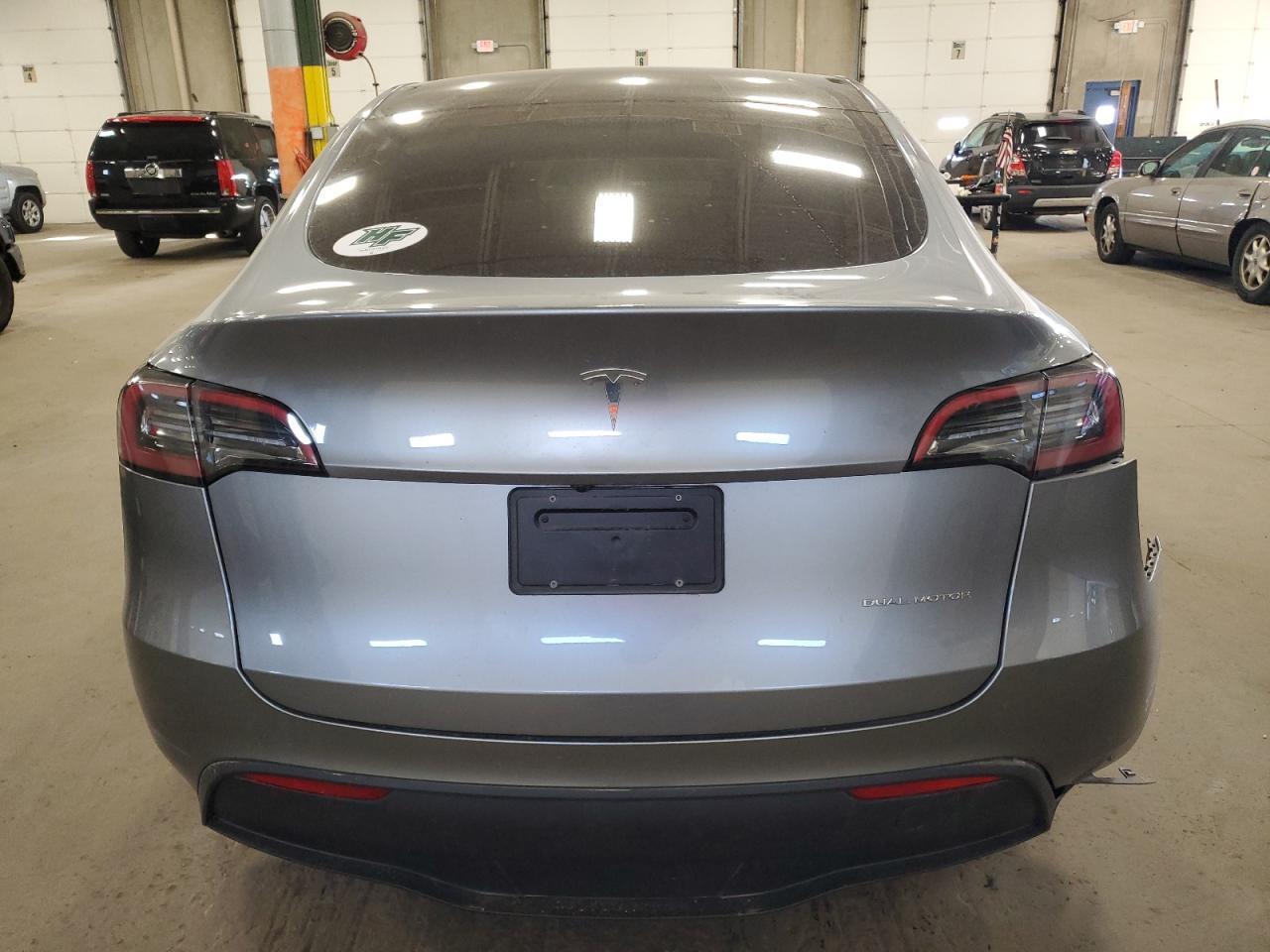 2024 Tesla Model Y - zdjęcie 6