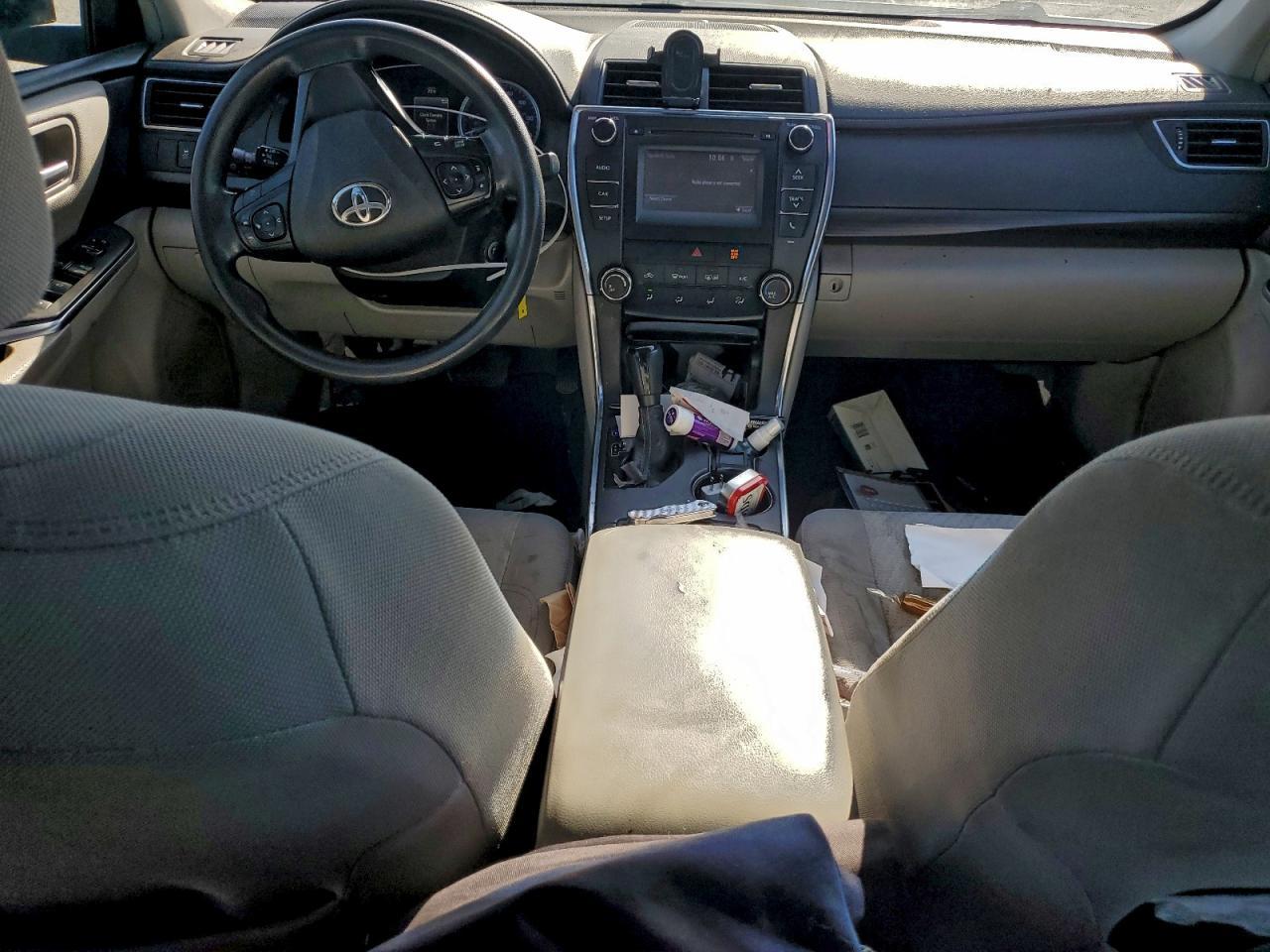 2017 Toyota Camry Le - zdjęcie 8