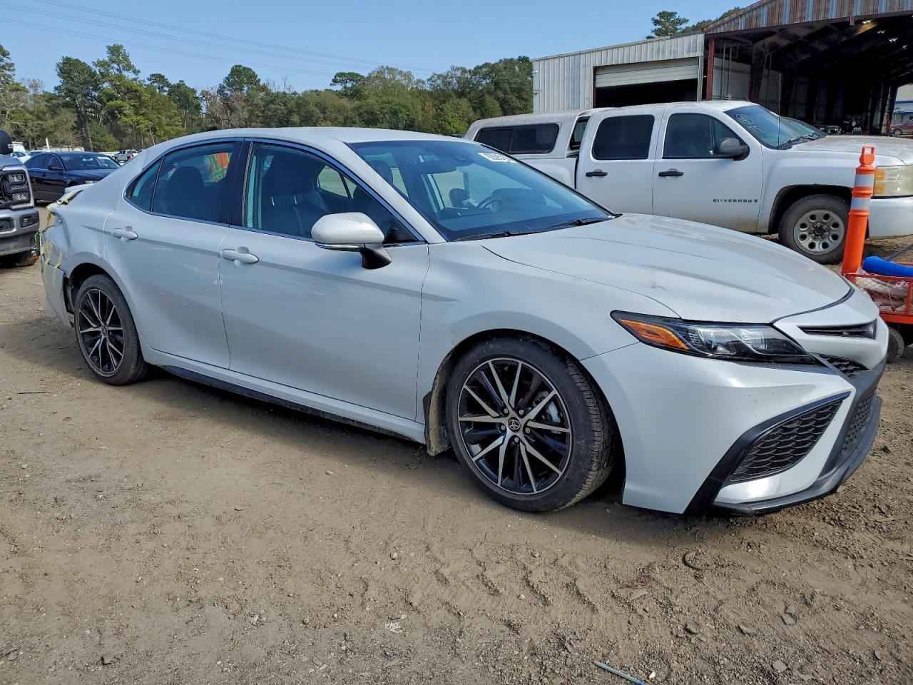 2023 Toyota Camry - zdjęcie 4