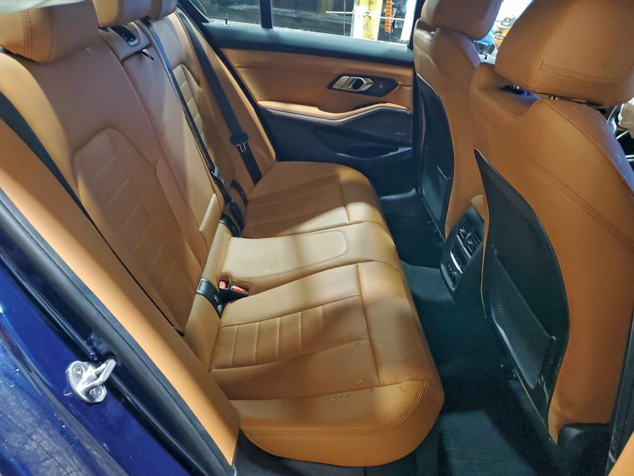 2020 BMW 330Xi - zdjęcie 10