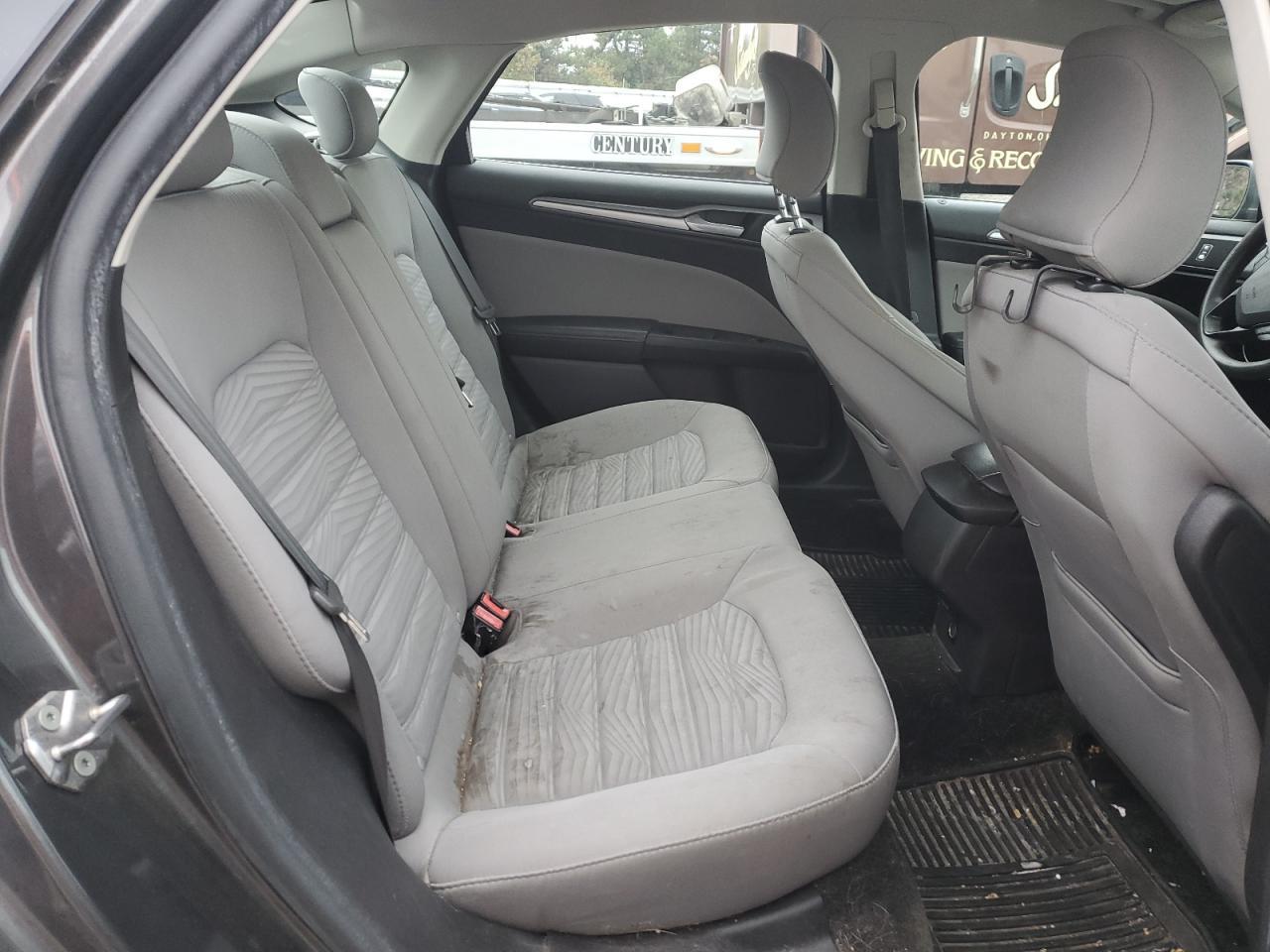 2016 Ford Fusion S - zdjęcie 10